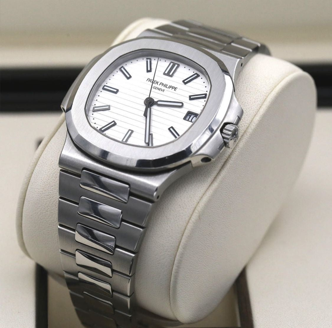 collections patek Montre Homme Patek Nautilus 57111A
