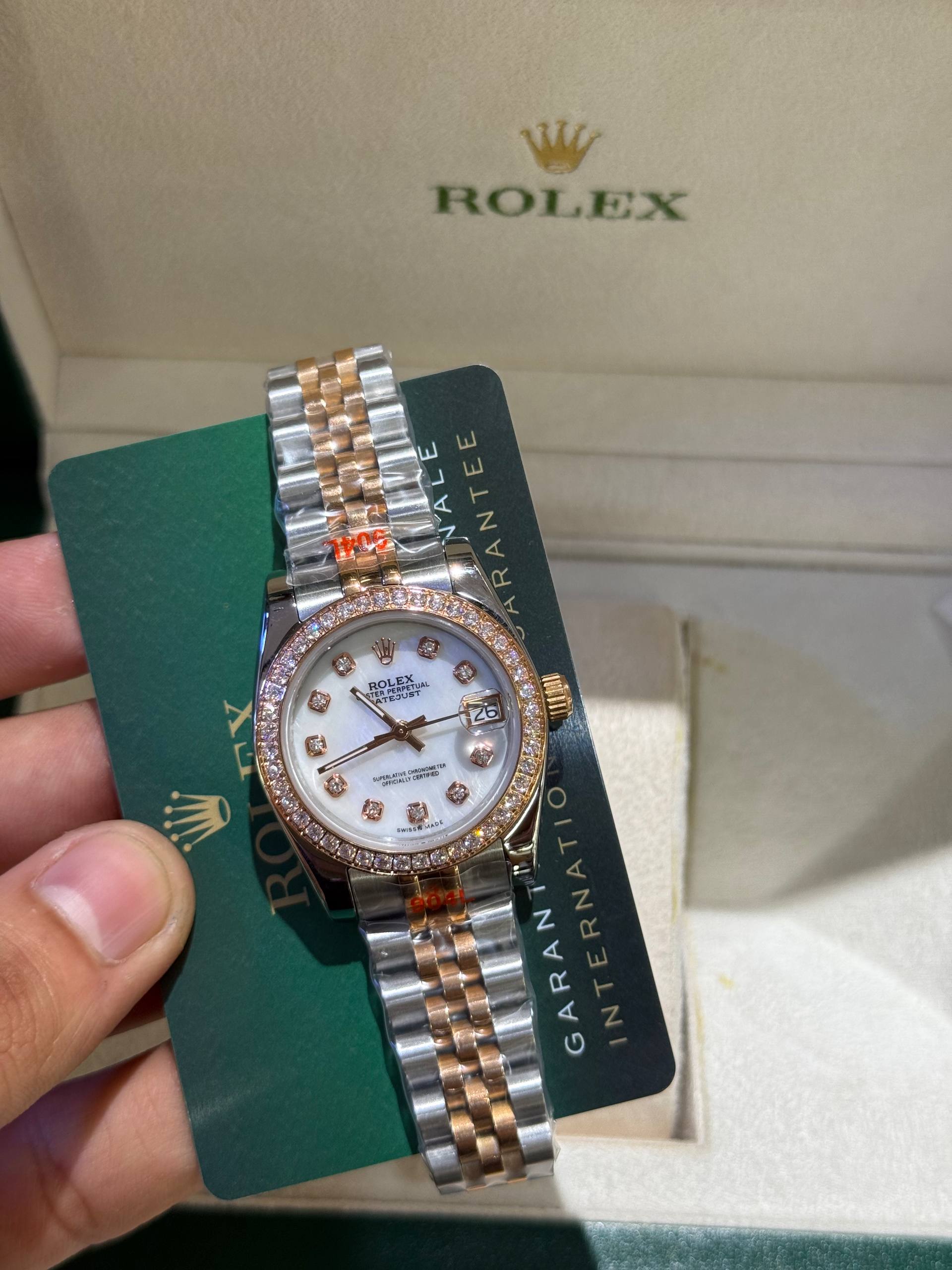 Rolex Lady-Datejust, Nacre Blanche, serti de diamants, or everose et diamants