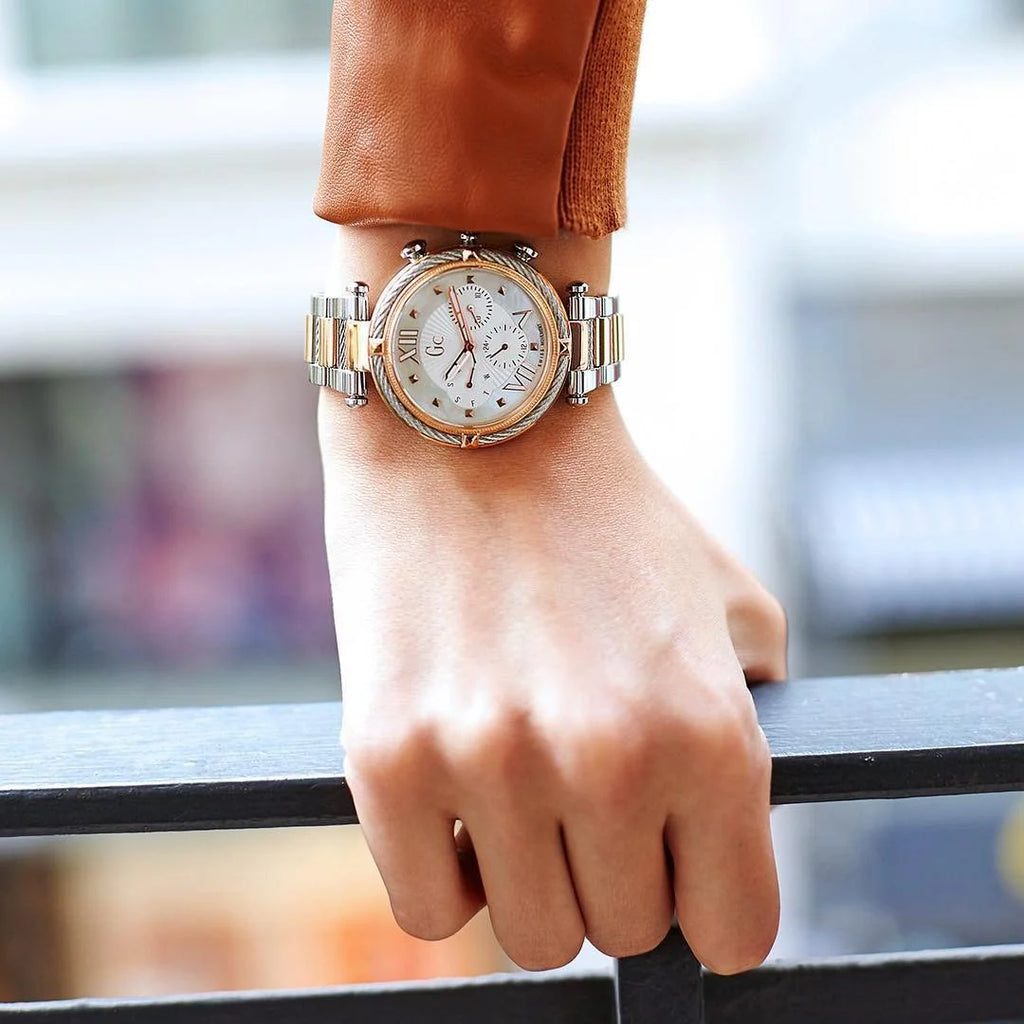 Guess Cablechic