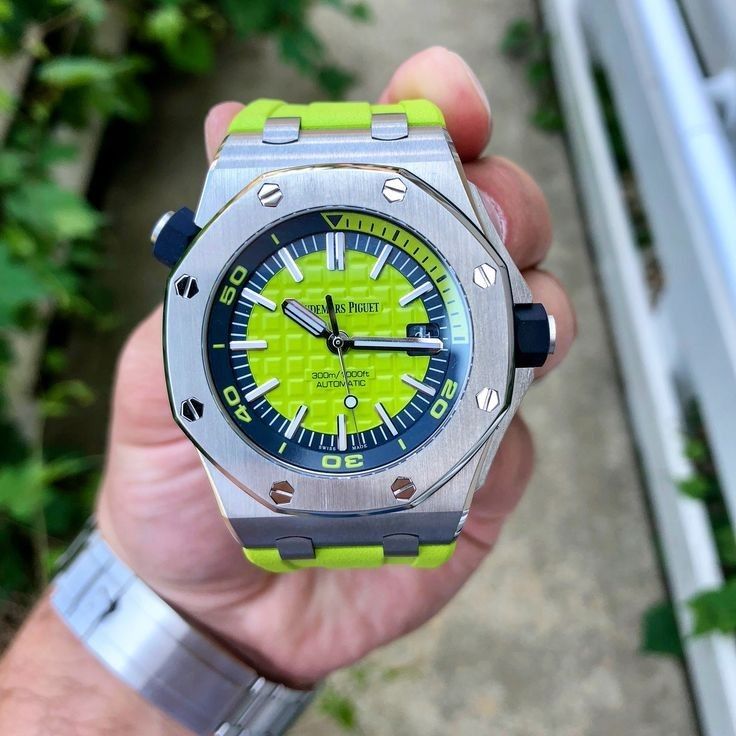 Audemars Offshore Diver 44 mm Vert